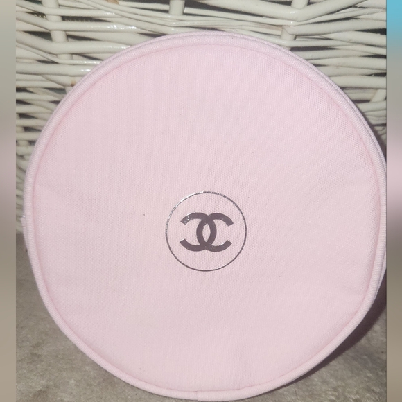 Chanel Pink Round Accessory - Picture 5 of 8